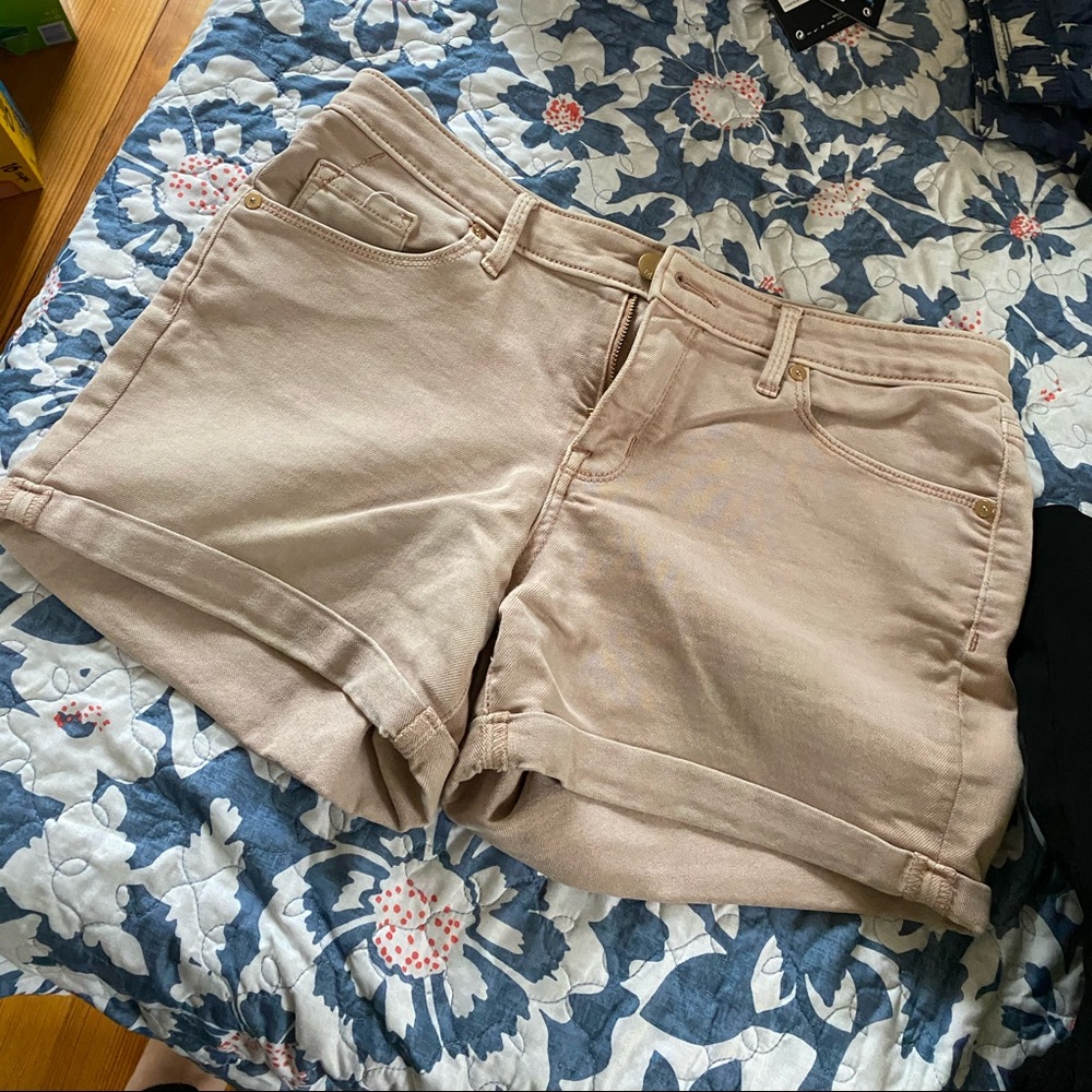Pink Mid rise shorts